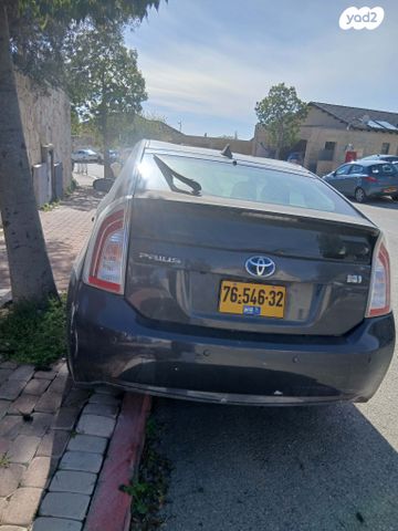 מודעת רכב טויוטה פריוס