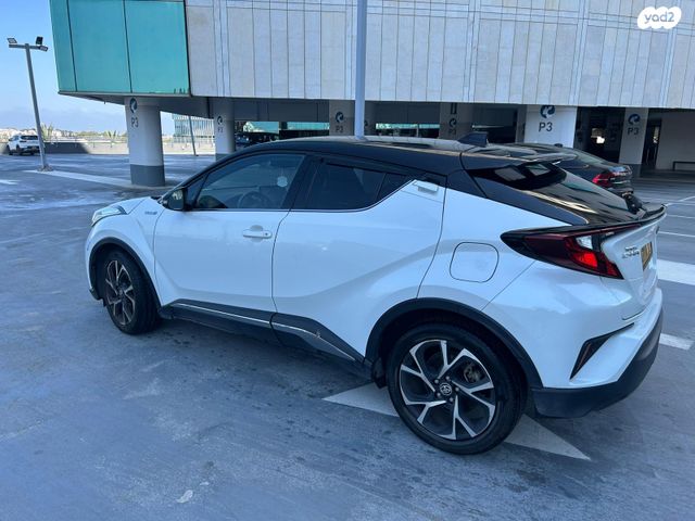 מודעת רכב טויוטה C-HR