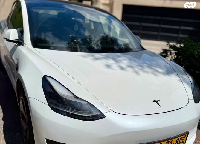 מודעת רכב טסלה מודל 3