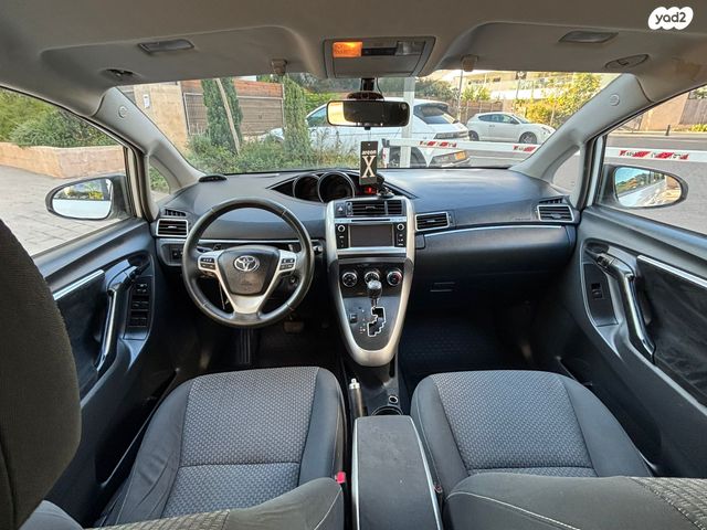 מודעת רכב טויוטה ורסו