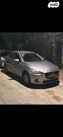 מודעת רכב מאזדה 2