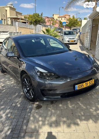 מודעת רכב טסלה מודל 3