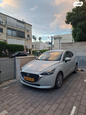 מודעת רכב מאזדה 2