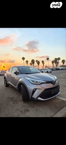 מודעת רכב טויוטה C-HR