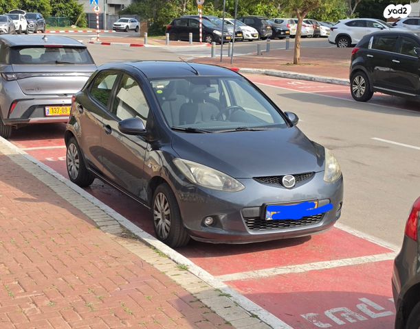 מודעת רכב מאזדה 2