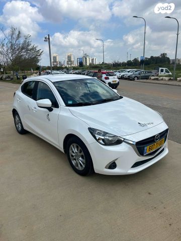 מודעת רכב מאזדה 2