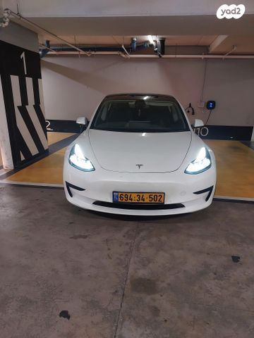 מודעת רכב טסלה מודל 3