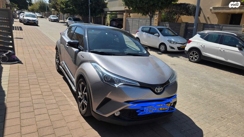 מודעת רכב טויוטה C-HR