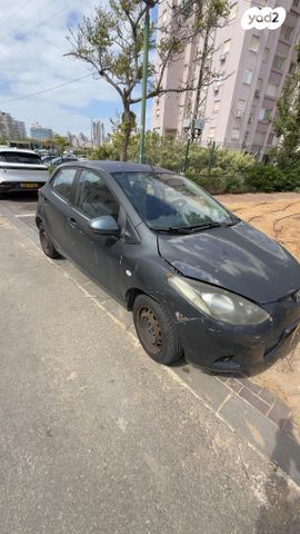 מודעת רכב מאזדה 2