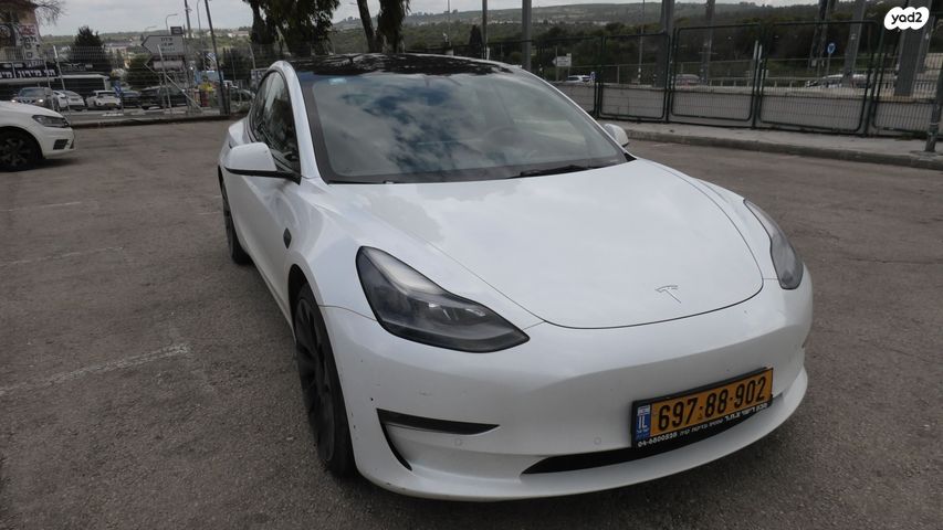מודעת רכב טסלה מודל 3