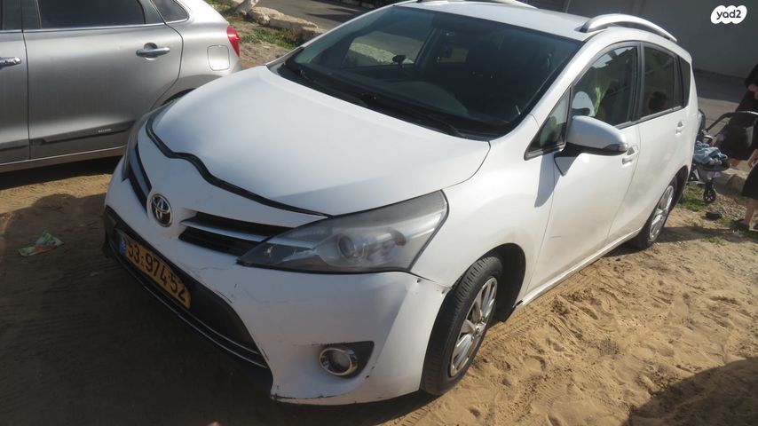 מודעת רכב טויוטה ורסו