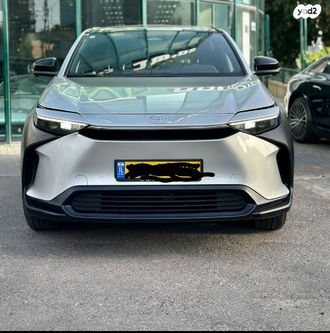 מודעת רכב טויוטה bZ4X