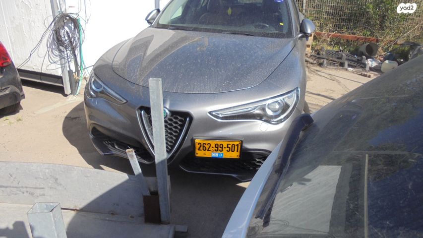 מודעת רכב אלפא רומיאו סטלביו