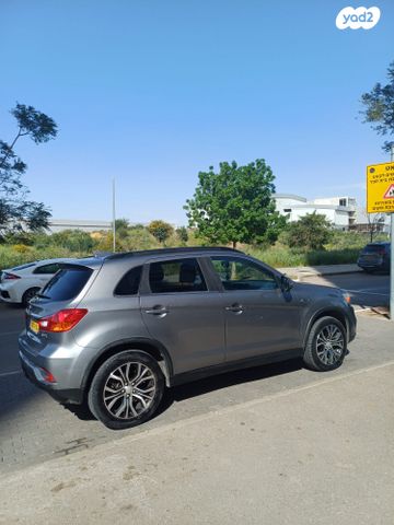 מודעת רכב מיצובישי ASX