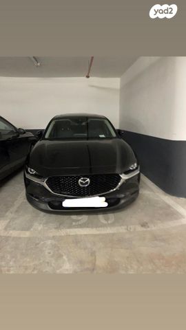 מודעת רכב מאזדה CX-30
