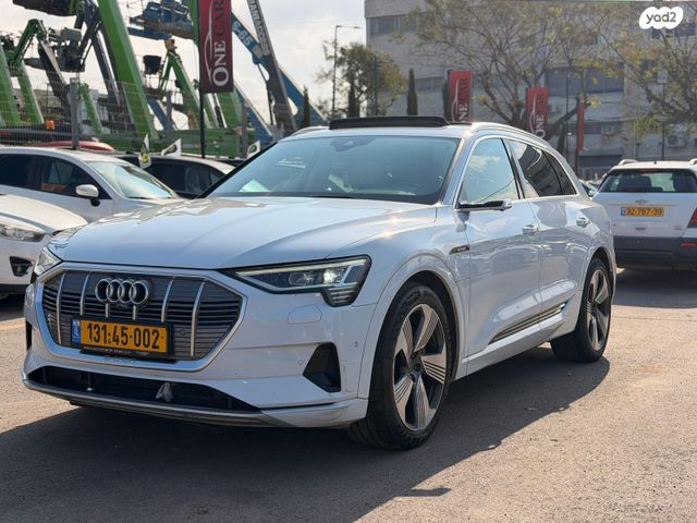 מודעת רכב אאודי E-tron