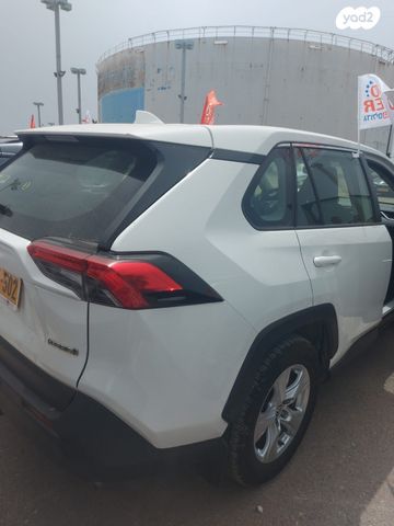 מודעת רכב טויוטה RAV4