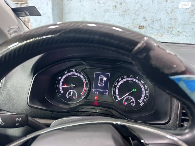 מודעת רכב סקודה קארוק