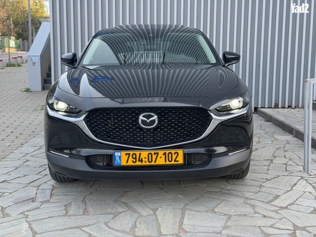 מודעת רכב מאזדה CX-30