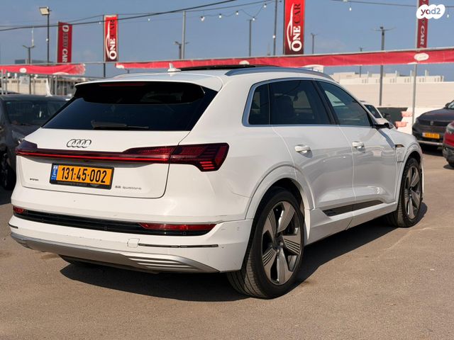 מודעת רכב אאודי E-tron 1