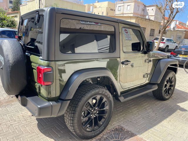 מודעת רכב ג'יפ רנגלר