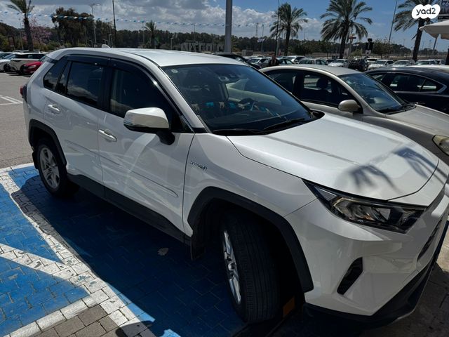 מודעת רכב טויוטה RAV4