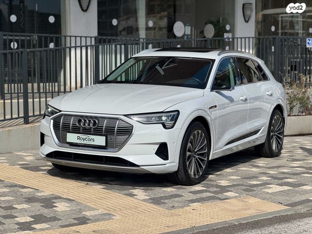 מודעת רכב אאודי E-tron
