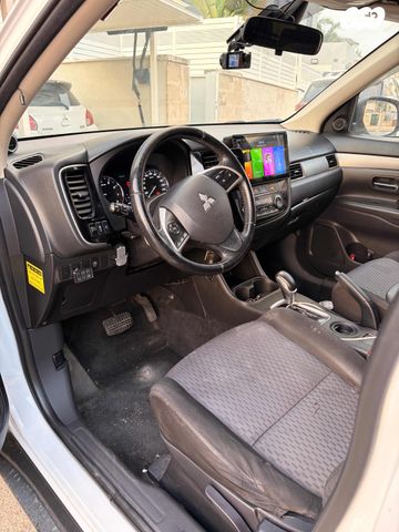 מודעת רכב מיצובישי אאוטלנדר