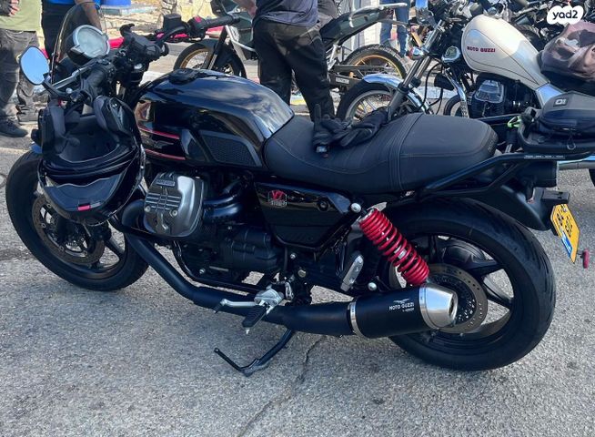 מודעת רכב מוטוגוצי V7 Stone ABS