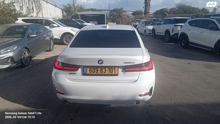 מודעת רכב ב מ וו סדרה 3 2