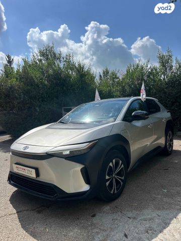 מודעת רכב טויוטה bZ4X 1