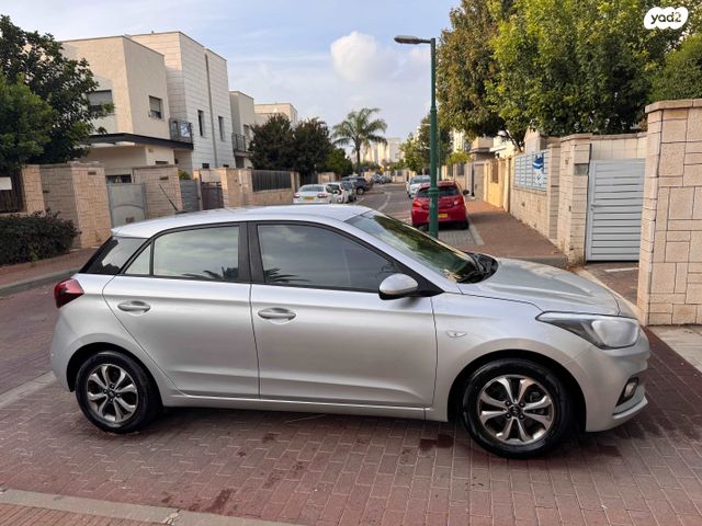 מודעת רכב יונדאי i20