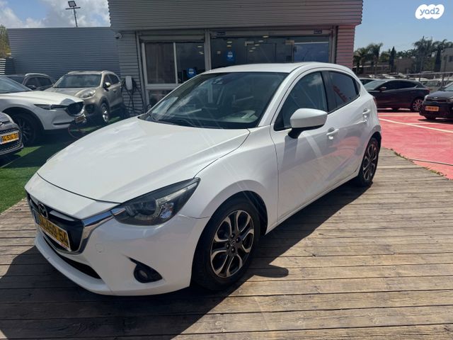 מודעת רכב מאזדה 2