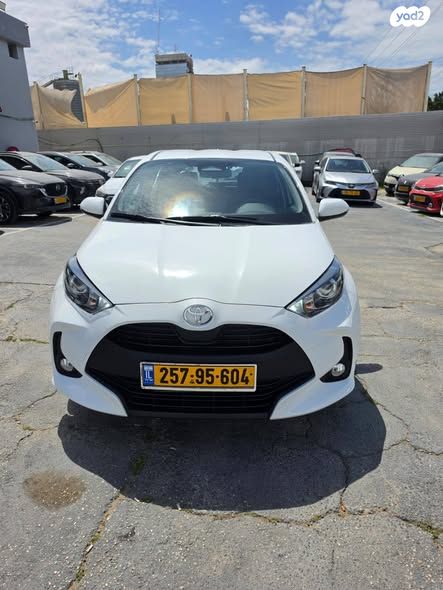 מודעת רכב טויוטה יאריס