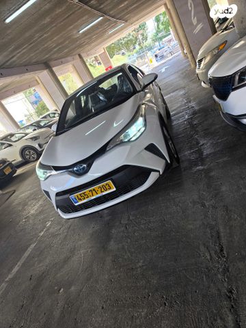 מודעת רכב טויוטה C-HR 2