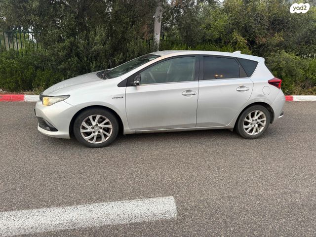 מודעת רכב טויוטה אוריס