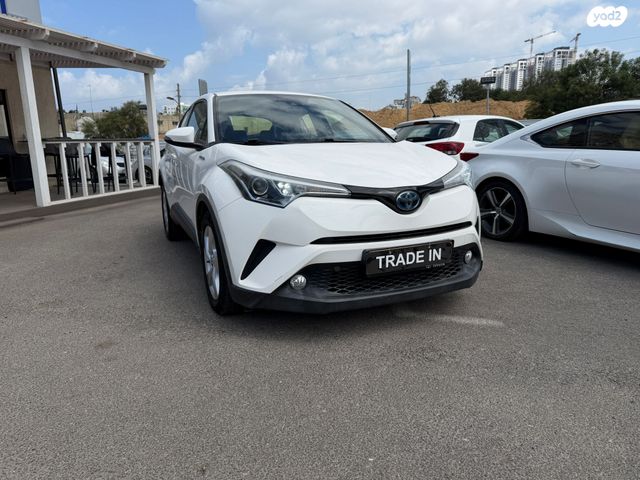 מודעת רכב טויוטה C-HR 1