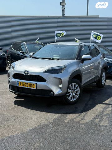 מודעת רכב טויוטה יאריס קרוס