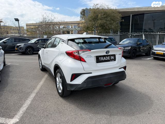 מודעת רכב טויוטה C-HR 2