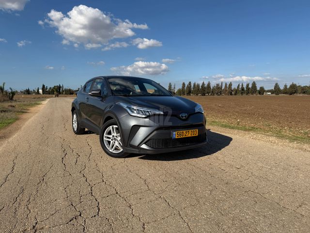 מודעת רכב טויוטה C-HR 2