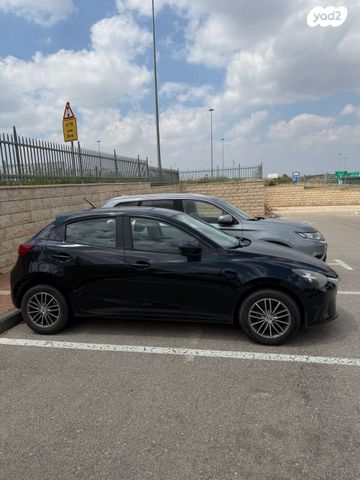 מודעת רכב מאזדה 2