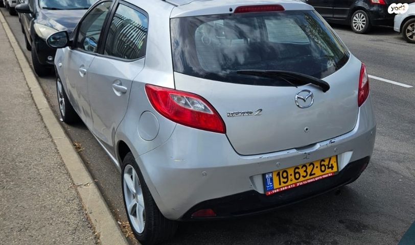 מודעת רכב מאזדה 2