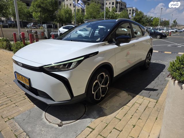 מודעת רכב ג׳ילי Geometry C 2