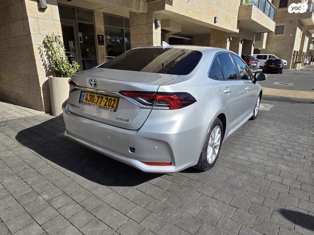 מודעת רכב טויוטה קורולה 1