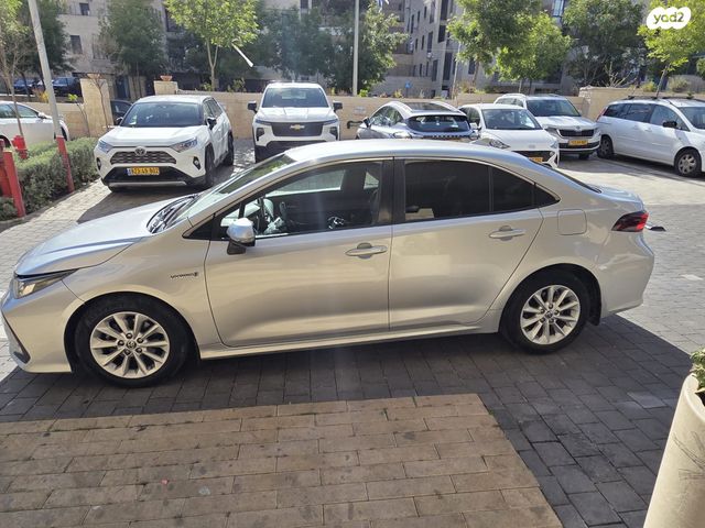 מודעת רכב טויוטה קורולה 2