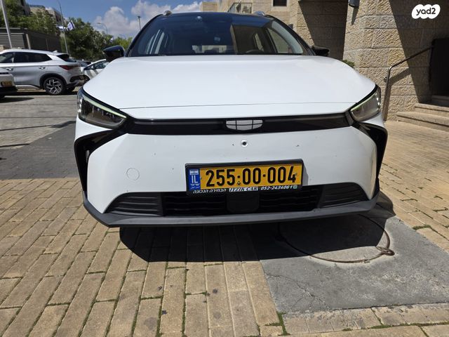 מודעת רכב ג׳ילי Geometry C 1