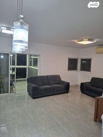 אסתר המלכה 10