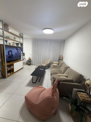 דליה רביקוביץ' 1