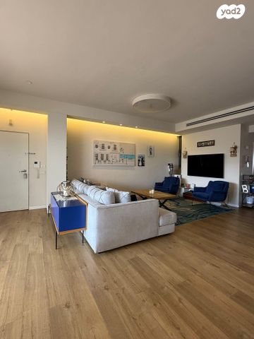 מרדכי אנילביץ' 15