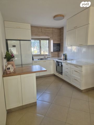 שדרות ירושלים 151